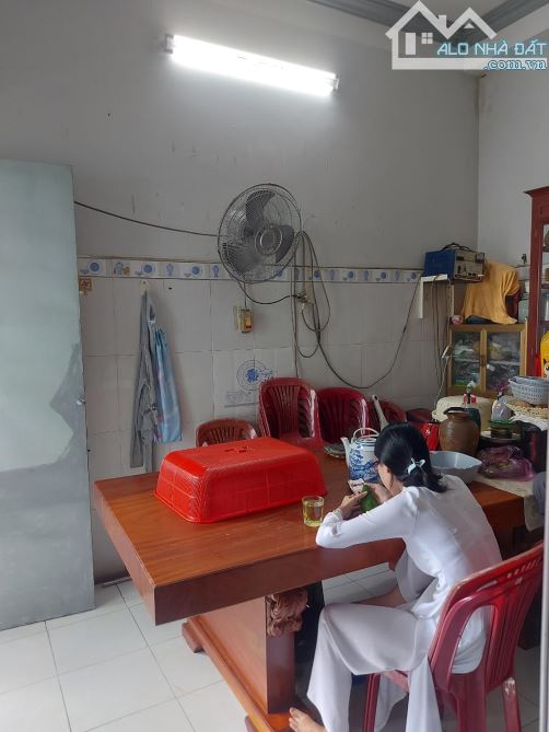Nhà 3 tầng Mặt tiền đường THẠNH XUÂN 18 phường THẠNH XUÂN Q12 dt 90m2 (4,5mx20m) Đường 10m - 1