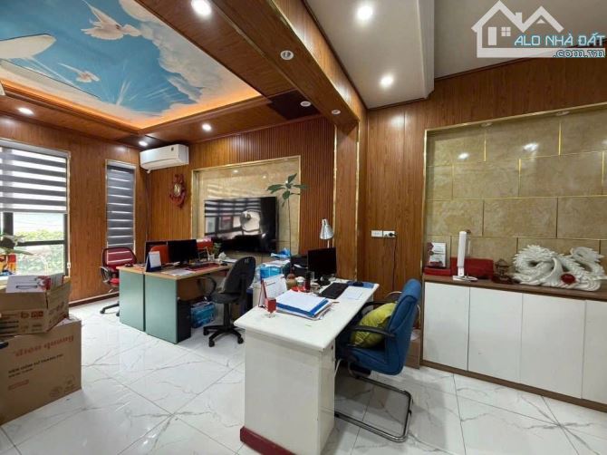 BÁN NHÀ VỈA HÈ KINH DOANH CỰC ĐỈNH TẠI NGUYỄN CÔNG HOAN - 1