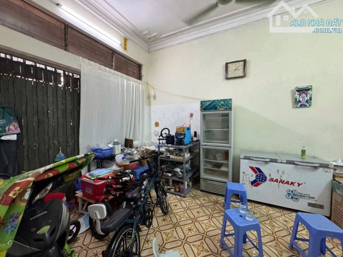 Bán Đất tặng nhà 3 tầng cũ tại ngõ 66 phố Yên Lạc, 80m2, MT:5.2m, Ô Tô Tránh, Giá 25 tỷ. - 1