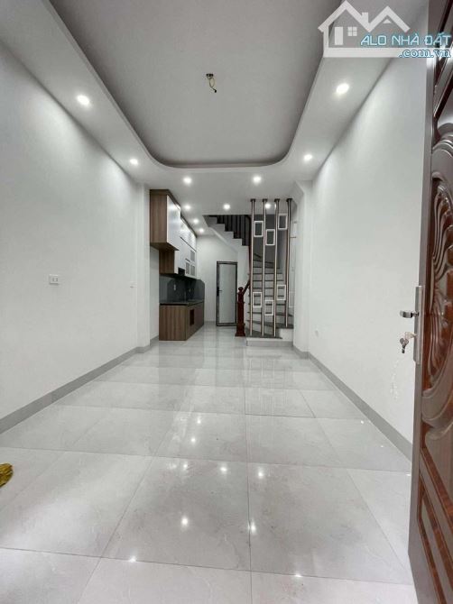 - Bán nhà Trần Cung, 10m ô tô, sát phố, nội thất xịn sò, 37m2, 8.3 tỷ. - 1