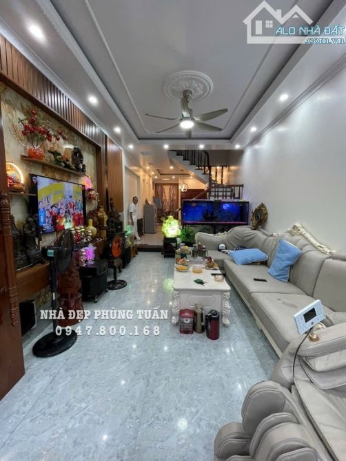 P Tuấn. NHÀ MẶT NGÕ TRẦN NGUYÊN HÃN ••• Diện tích: 75m xây độc lập 4 tầng sân cổng - 1