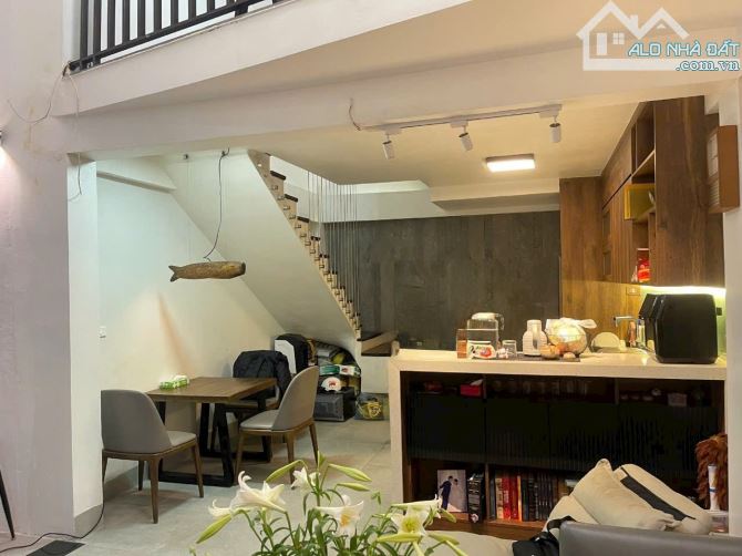 Bán nhà riêng tại Ngọc Khánh, Ba Đình, cách ô tô 30m, DT 65m2, view đẹp, giá tốt chỉ 13 tỷ - 1