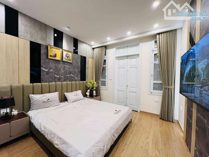 Bán nhà Cổ Nhuế, 60m-5tầng, MT 4.5m, dân xây, lô góc, ô tô qua cửa, có một không hai. - 1