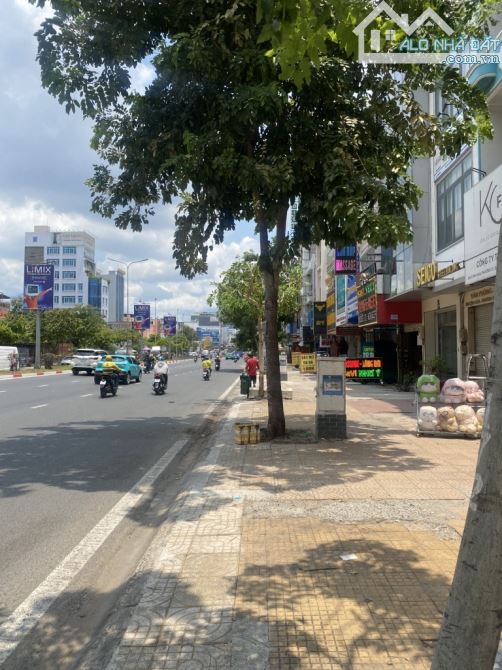 Bán Nhà Cộng Hoà - Căn Góc 2 Mặt -4 Tầng BTCT -100m2 . - 1