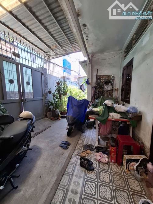 Bán gấp nhà ở lâu năm DTCN đủ hxh cạnh Trường Chinh 2tầng ngang 5m8 140m2 nhỉn 7ti TL - 1