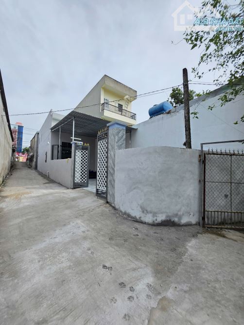 2,55Tỷ TL🔥Bán nhà 130m2 Sổ Riêng, Cấp 4 Gác Lửng, Sân xe tải, p.Thái Hòa, Tp.Tân Uyên - 1