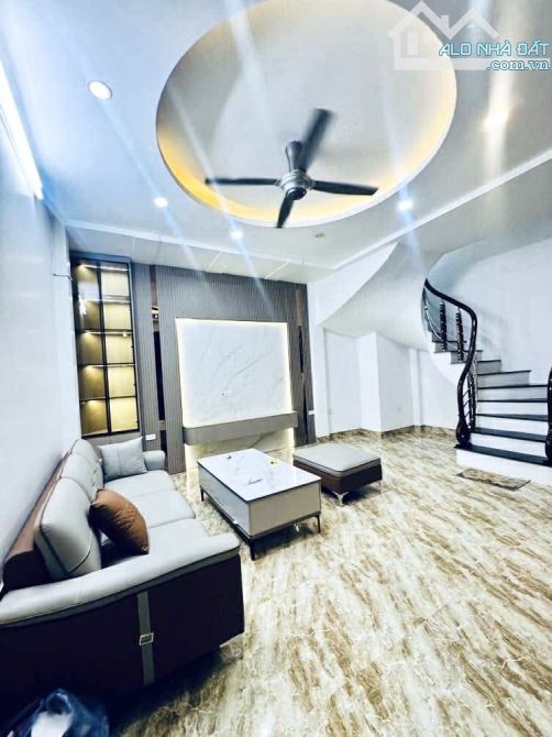 NHỈNH 6 TỶ BA GÁC ĐỖ TẬN CỬA LIỀN KỀ NGUYỄN ĐỨC CẢNH- 35M - 1