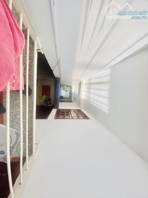 Nhà đẹp gần siêu thị Emart xe hơi vào nhà, 72m2, 4 tầng chỉ 7.2 tỷ TL - 1
