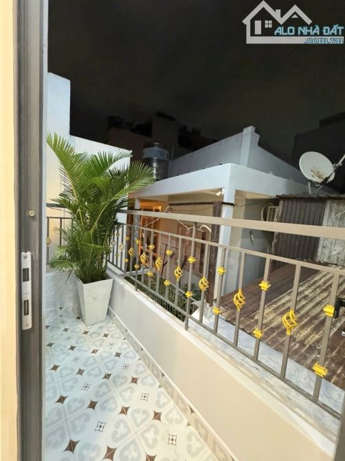 NHÀ ĐẸP LUNG LINH - 3 TẦNG - 4PN - NGAY TRUNG TÂM Q6 - PHƯỜNG 8 - GIÁ NHỈNH 4 TỈ - 1