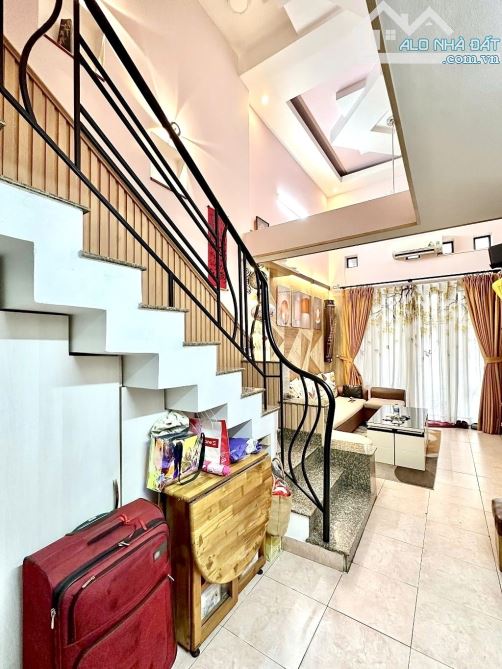 Ngay ĐH Công Nghiệp, nhà đẹp 4 tầng 100m2, chỉ 8.79 tỷ TL - 1