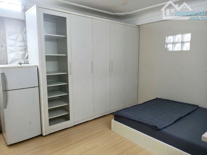 QUẬN 10 – HẺM XE HƠI NGỦ TRONG NHÀ – 64M² NGANG 4,6 – 4 TẦNG – 10PN CHDV – THU  600Tr/Năm - 1
