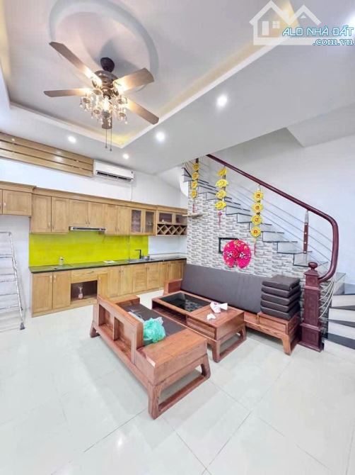 BÁN NHÀ PHỐ ĐÀM QUANG TRUNG - NGÕ RỘNG Ô TRÁNH HỢP BUÔN BÁN - 1