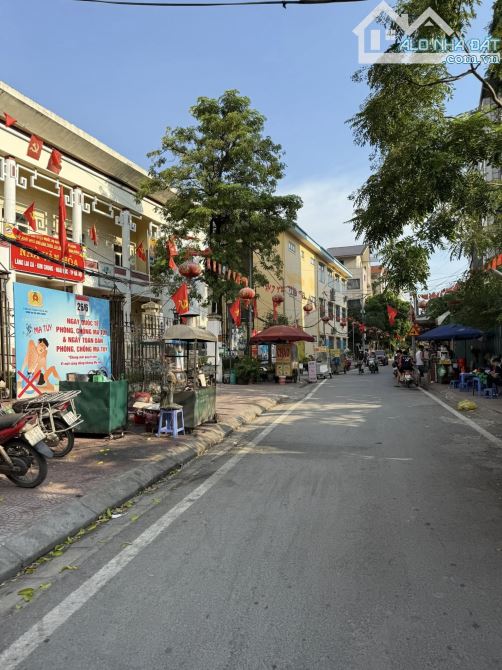 SỞ HỮU NGAY CĂN NHÀ 5 TẦNG 38M2 - DÂN XÂY ĐỘC LẬP - Ô TÔ ĐỖ GẦN - HÀNG XÓM KĐT HINODE - 1