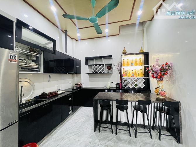 HIẾM : 5T - 48M PHÂN LÔ - OTO VÀO - ĐƯỜNG 2 OTO TRÁNH - 1