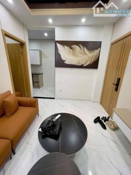 CẦN BÁN CĂN HỘ TẬP THỂ NGUYỄN KHÁNH TOÀN CẦU GIẤY 60m, 3N, FULL NỘI THẤT, giá 3,8tỷ - 1