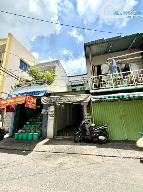 Cần Bán căn ngay Mặt Tiền Đoàn Văn Bơ ,P14 Quận 04 - 1