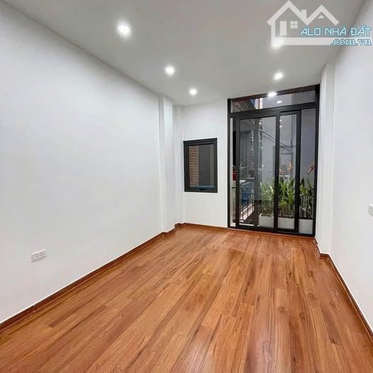 Bán gấp Nguyễn Chí Thanh 41m2, 4T 4 ngủ thoáng, nhà mới ở ngay - 1