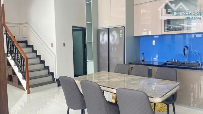 Đông Hưng Thuận(Q.12) bán nhà 4PN gần đường Nguyễn Văn Quá ô tô đậu trước cửa giá 7,2tỷ. - 1