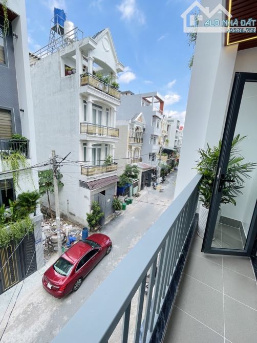 Nhà Quận 12 khu phân lô hẻm 8m bàn cờ ô tô tránh 4x13m Dọc Kênh 54 Phường Hiệp Thành - 1