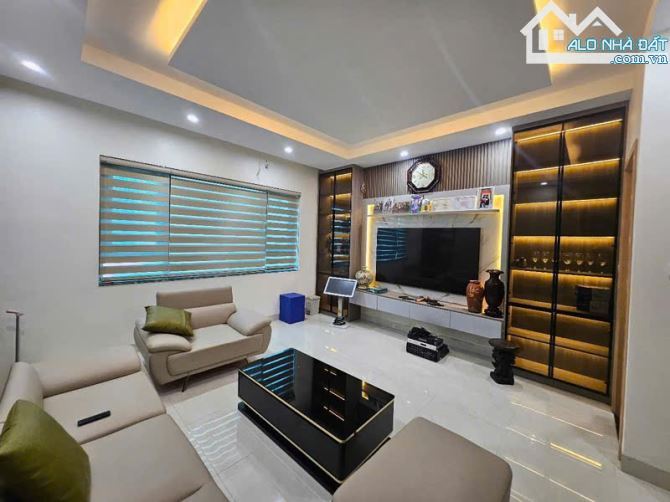 BÁN GẤP NHÀ HOÀNG QUỐC VIỆT, PHÂN LÔ, ÔTÔ TRÁNH, KINH DOANH, 2 MẶT TIỀN, 68M2 GIÁ 21 TỶ - 1