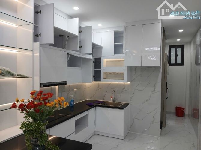 Chỉ 13,8 tỷ - Nhà riêng 5 tầng x 39m2 - Cách phố 20m - Gần Nguyễn Phúc Lai - Sổ chuẩn - 1
