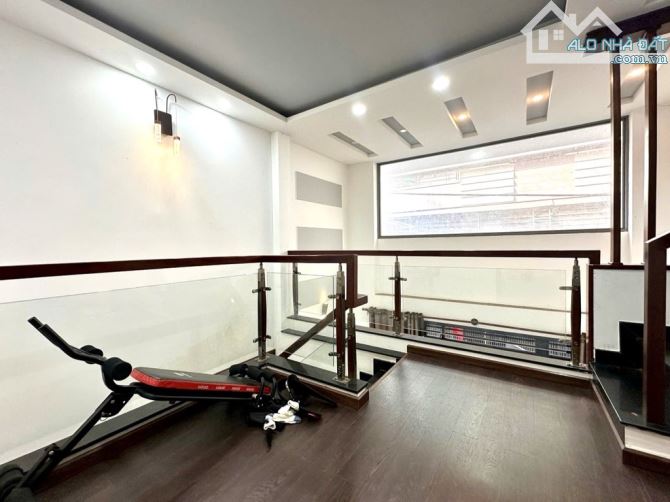 NHÀ ĐẸP TÂN PHÚ GIÁP TÂN BÌNH- NGANG 4.5Mx13M - 3 LẦU - NHÀ MỚI ĐẸP NHỈNH 6 TỶ. - 1
