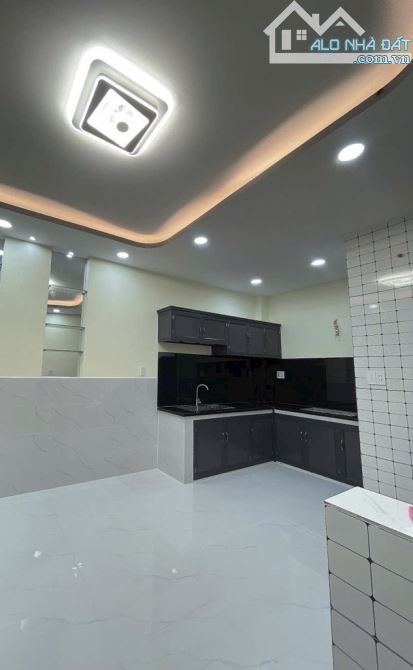 1 TỎI HƠN CÓ NHÀ XÂY MỚI 👉 1/ GẦN NGUYỄN SƠN, TÂN PHÚ - 30M RA MT - 2 TẦNG - - 1
