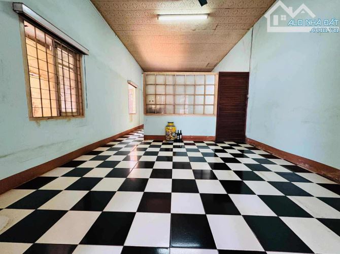 BÁN ĐẤT TẶNG NHÀ C4 ĐƯỜNG Y NUÊ - DT: 6,6x24m - H: TÂY - TC: 100% - 6 TỶ - 1