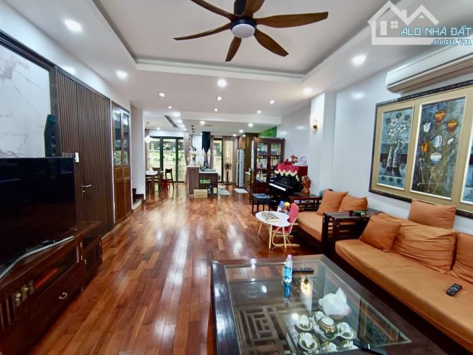 Bán Gấp Biệt Thự Lk Thạch Bàn 144m2-hơn 27 tỷ-FULL NỘI THẤT-chỉ 190/M2-VỊ TRÍ ĐẸP-GIÁ TỐT- - 1
