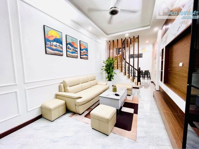 Bán nhà Cầu Giấy 45m2*5 tầng nhà mới Full nội thất, ngõ thoáng gần phố, ở sướng. - 1