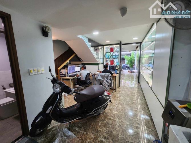 BÁN NHÀ MỚI 5 TẦNG THANG MÁY – NGANG 5M NỞ HẬU – TRUNG TÂM QUẬN 4 – CÁCH QUẬN 1 CHỈ 300M - 12
