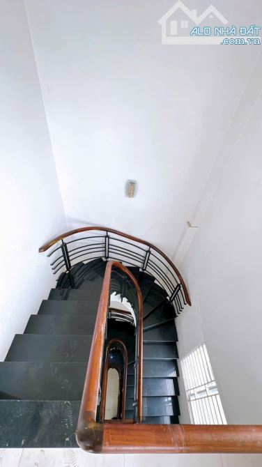 BÁN NHÀ QUẬN 4 VỊ TRÍ 1/ HẺM 3 GÁC GẦN MT 5 TẤM ĐÚC GIÁ 4TỈ 790 DT ĐẸP 8*5 KHU DÂN CƯ - 13