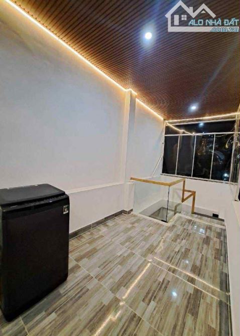 NHÀ 3 TẦNG HẺM XE HƠI 44M GẦN NGAY CÔNG VIÊN LÀNG HOA CHỈ VỚI 4,35 TỶ - 14
