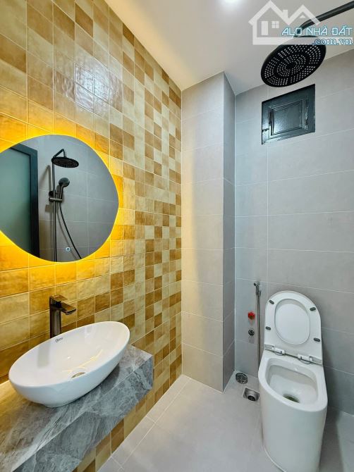 Nhà Hẻm Xe Hơi Nhỏ - 42m² (3,1 x 14) Nở Hậu - Trệt 3 Lầu - 4 Phòng Ngủ - Hoàn Công Đủ - 20