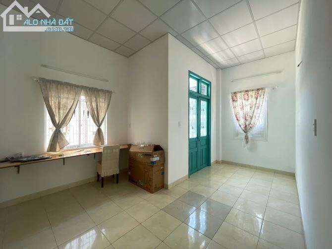 BÁN NHÀ CHÍNH CHỦ - VỊ TRÍ ĐẮC ĐỊA - 3