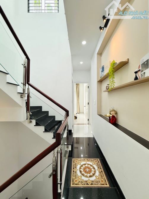 Nhà Hẻm Xe Hơi Nhỏ - 42m² (3,1 x 14) Nở Hậu - Trệt 3 Lầu - 4 Phòng Ngủ - Hoàn Công Đủ - 21