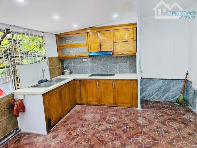 BÁN CĂN TẬP THỂ THÀNH CÔNG – Ô TÔ ĐỖ CHÂN CẦU THANG – 3PN – 2WC – 110M2 - 2