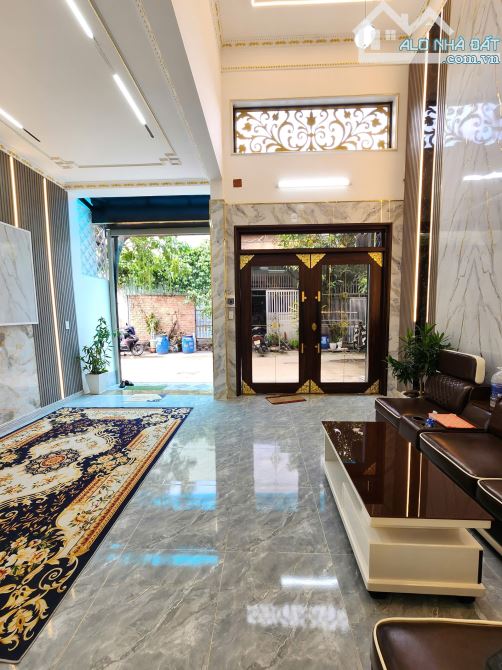 3Tỷ800 👉 Nhà giữa Chợ Tân Long và Ngã Tư Chiêu Liêu__hẻm xe hơi cách Nguyễn Thị Khắp 100m - 2