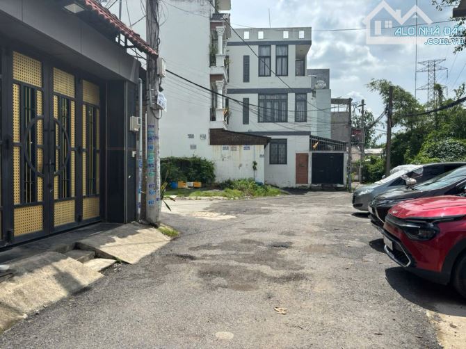 Đất phường Linh Đông, góc 2 Mặt tiền, sát Phạm Văn Đồng, DT 5,3*13,35m, đường 10m, 5,5T - 2