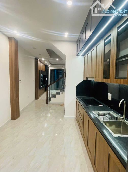 BÁN NHÀ PHÂN LÔ TRẦN QUỐC HOÀN THANG MÁY KINH DOANH NGOẠI NGỮ Ô TÔ NGỦ NHÀ 65M 6T NHỈNH 16 - 2