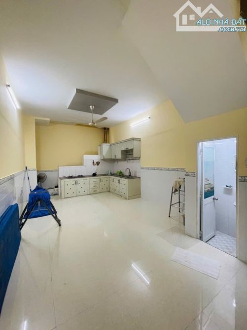 Bán nhà Thủ Đức 2 tầng, 70m2, đường Số 40 Linh Đông. SH, 2PN, 4.89  tỷ. LH: - 2