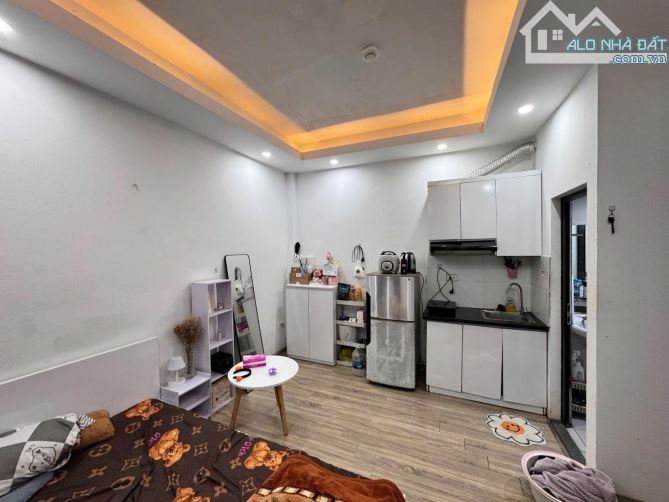 Bán Căn Hộ CCMN - Trung Tâm Cầu Giấy - 50m2 - 9 phòng - 9.3 Tỷ - 2