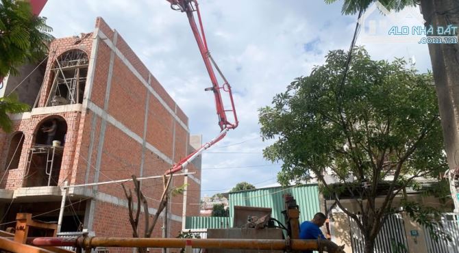 Chính chủ bán đất mặt tiền đường Trần Xuân Lê , Sát Hà Huy Tập , Vị Trí Quá Đẹp - 2
