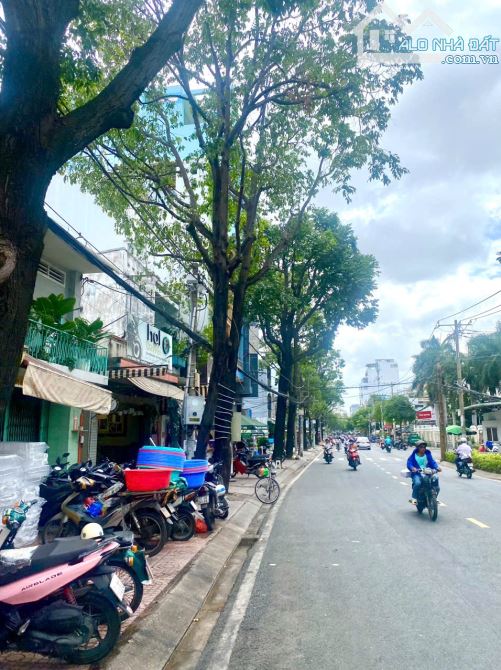 Bán Đất Tặng Nhà - Mặt Tiền Hưng Phú, Q8 – 181m², Giá 30 Tỷ, Thu Nhập 38tr/Tháng - 2