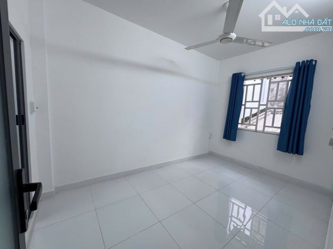 B.ÁN NH.À SIÊU PHẨM TÂN BÌNH XE HƠI NGỦ TRONG NHÀ - 2 TẦNG - 49M2 -2 PN - VỊ TRÍ CỰC ĐẸP - 2