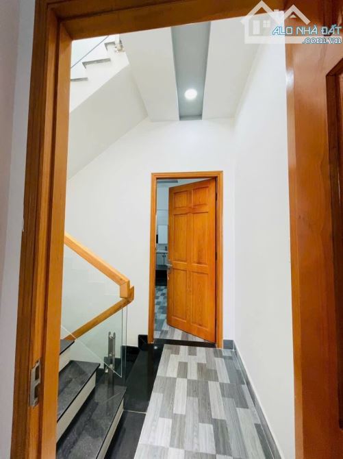 NHÀ ĐẸP 4 TẦNG, GẦN MIẾU GÒ XOÀI, HẺM XE HƠI – GIÁ CHỈ 6.85 TỶ - 1