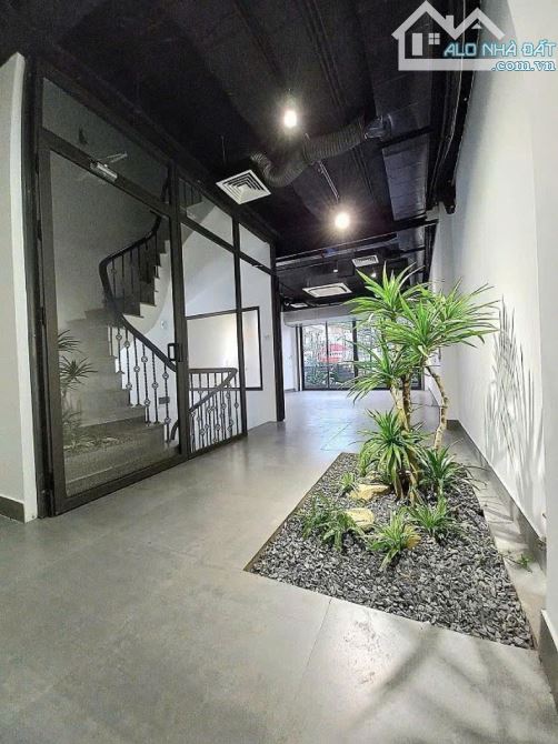 MẶT TIỀN 9.4M-TÒA NHÀ MẶT PHỐ NGUYỄN CHÍ THANH–8 TẦNG HIỆN ĐẠI - 2