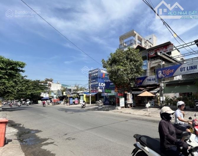 MTKD Lã Xuân Oai, TNP A  ngang 9m, 180m2, đang cho thuê KD, giá 20.6 tỷ - 2