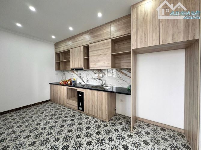 Bán nhà mới lô góc Lê Trọng Tấn 5T, MT 7, thang máy, ô tô đỗ cửa - 2