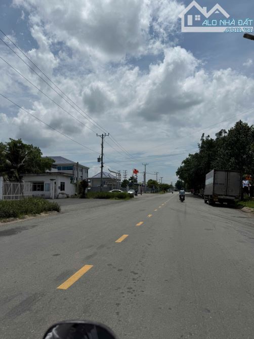 Cần bán 1000m2 giá 2,8 tỷ gần KCN THUẬN ĐẠO - 2